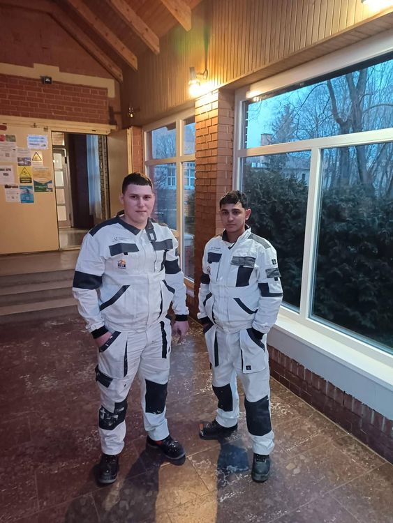 Országos 6-7. helyen a festő-mázoló-tapétázó versenyzőink